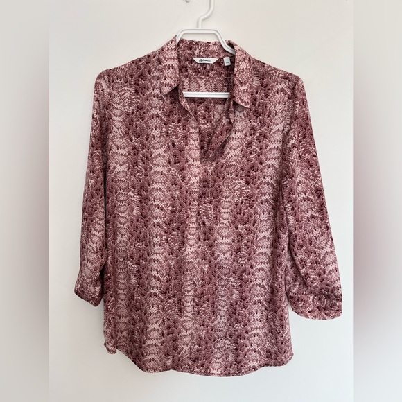 Reitmans Women's crocodile print Blouse old rose size small - Picture 4 of 4